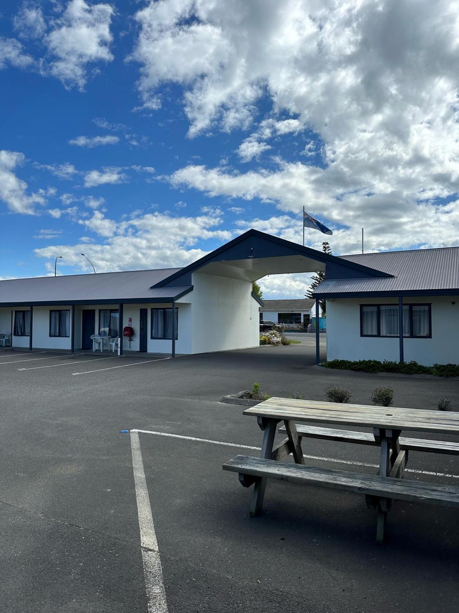 Eastland Pacific Motor Lodge Опотики Экстерьер фото